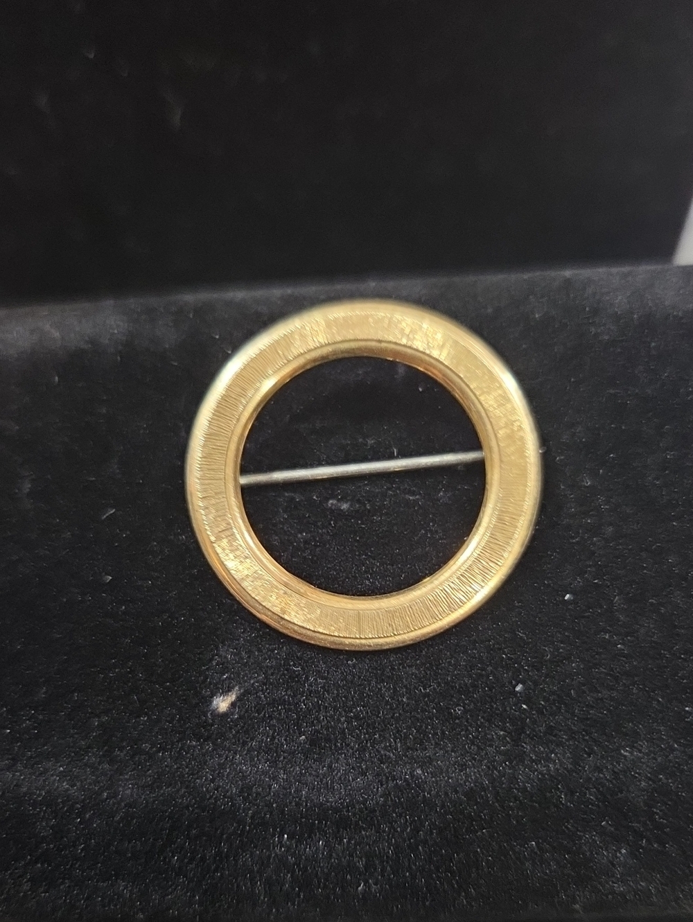 GOLDTONE BRUSHED LOOK BROOCH